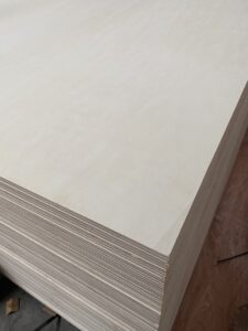Contrachapado de Álamo de 13 Capas y 18 mm, 4x8 (1220x2440 mm), Núcleo de Goma, Laminado de Melamina, Resistente al Agua, E0 Formaldehído, para Cocina y Villa - Product Image 4