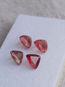 Haram Gems Art - Piedra Preciosa Natural de Piedra del Sol de Oregón, Corte Trillón, 6x6 mm, Facetada, 0.50-0.60 Quilates, para Joyería - Product Image 2