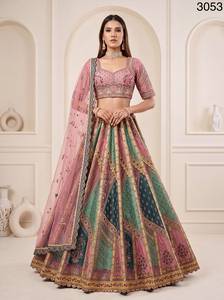Ensemble de lehenga brodé multicolore pastel intense avec dupatta contrastante, lehenga de mariée - Product Image 5