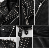 Blouson Biker Clouté pour Homme en Cuir Noir Respirant, Style Punk avec Chaînes et Ferrures Argentées, Design Gothique Motard Patchwork