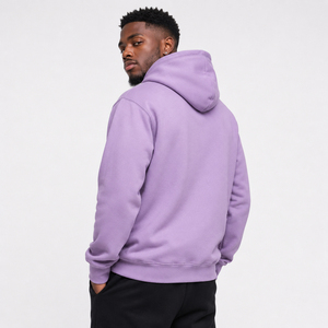 Sweat à capuche pour homme avec impression en relief attrayante, détails surélevés et construction douce, conçu pour les tenues décontractées et le streetwear. - Product Image 2