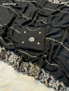Hermosa colección de sarees y blusas de seda Crush con bordados de hilo Zari, rayas y flores, a precio de mayorista. - Product Image 5
