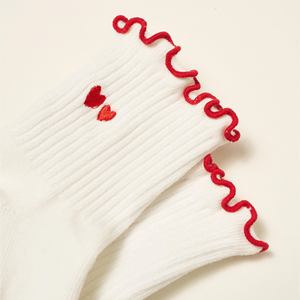 Calcetines Antideslizantes con Logotipo Personalizado, Corazones Rojos y Puño con Volantes para Uso Casual, Calcetines de Algodón hasta el Tobillo para Verano - Product Image 2