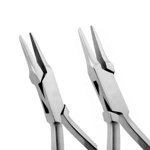 Alicates de punta plana de acero inoxidable de alta calidad de 14 cm con mordazas dentadas y lisas para doblar alambres dentales y de ortodoncia manual - Product Image 1
