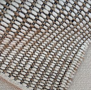 Alfombra Abstracta Hecha a Mano de Mezcla de Yute y Lana, Fibra Natural Ecológica, Apta para Mascotas, Alfombra de Dos Tonos con Textura Moderna - Product Image 4