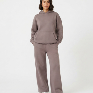 Conjunto Deportivo de Mujer Tallas Grandes Más Vendido: Sudadera con Capucha Personalizada, Pantalones con Bolsillos y Dobladillo, Corte Holgado, Estilo Urbano - Product Image 4