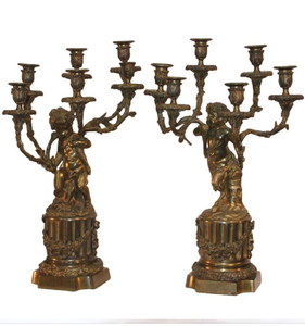 Magnifique candélabre bicolore avec figurines sombres et bras en feuilles d'or, disponible à prix de gros. - Product Image 2