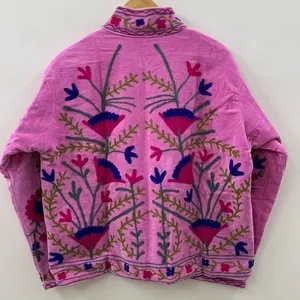 Chaqueta de Terciopelo Boho Suzani para Mujer, Chaqueta Corta Bordada a Mano con Diseño Floral, Estilo Invernal, Precio al por Mayor - Product Image 4