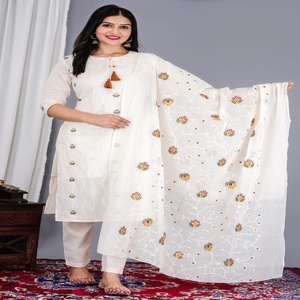 NIYANI Women's Elegant White Cotton Traditional Wedding Kurta Set Delicate Floral Embroidery Soft Dupatta Ethnic Wear Regular - Product Image 4