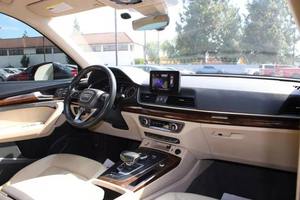 <span class=keywords><strong>Audi</strong></span> <span class=keywords><strong>Q5</strong></span> Premium 45 <span class=keywords><strong>TFSI</strong></span> 4x4 SUV 4 portes d'occasion fiable, modèle 2020 - Product Image 4