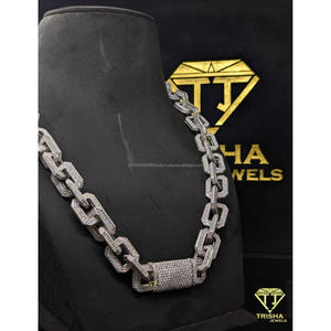 Collar moderno de eslabones cubanos con cierre de corona, diamantes cultivados en laboratorio de primera calidad, joyería urbana de Trisha Jewels - Product Image 5