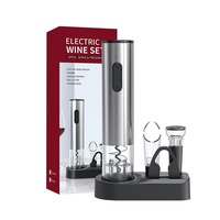 Ensemble cadeau ouvre-bouteille électrique rechargeable USB-C avec verseur, bouchon à vide et coupe-capsule, outil de bar minimaliste sur support noir
