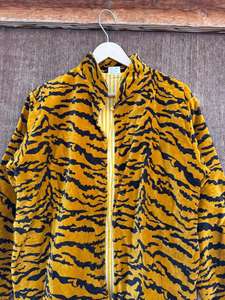 Veste kimono en velours imprimé : Robe tigre moutarde bohème - Product Image 2