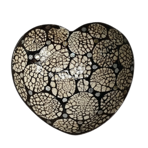 Bol en coquille de noix de coco avec texture décorative gravée, matériau éco-responsable, surface polie élégante pour cuisines - Product Image 1