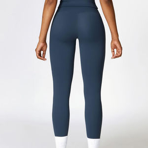 Conjunto de Yoga para Mujer de Alta Calidad, Diseño Elegante, Talla Ajustable, Cintura Alta, Spandex/Nylon Transpirable y Ecológico - Product Image 5