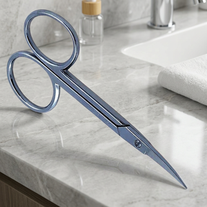 Ciseaux à cuticules professionnels en acier inoxydable de 3,5 pouces, lames courbées aiguisées, pour droitiers, manche en acier pour la manucure des adultes - Product Image 1
