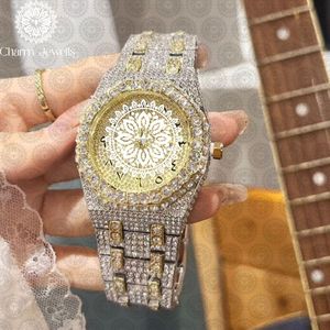 Charm Jewells Montre de luxe pour femme en acier inoxydable, boîtier tonneau de 38 mm, lunette sertie de diamants, quartz analogique, fermoir pliant - Product Image 4