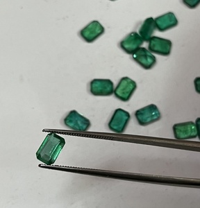 Esmeralda Natural calibrada, forma octagonal de esmeralda de 7x5mm, gran claridad y brillo - Product Image 5