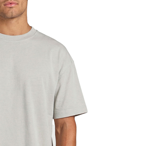 Camiseta de Algodón Gris Claro para Hombre, Manga Corta, Cuello Redondo, Estilo Casual, Color Sólido, Corte Regular, Tejido Liso Teñido - Product Image 5