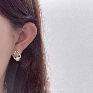 ต่างหูมุกน้ำจืดแบบหนีบสำหรับผู้หญิง ขนาด 7-11 มม. ทรงกลม แสงสว่างดีเยี่ยม เกรด AAAAA เรียบง่าย ทนทาน สำหรับรูหู - Product Image 4