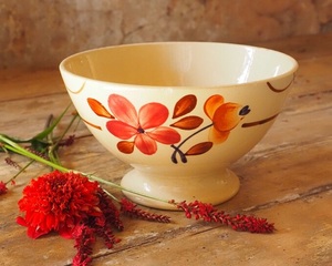 Elegante Tazón de Postre de Cerámica Pintado a Mano con Acabado Floral Brillante, Diseño Profundo para Servir, Ideal para Decoración de Mesa y Presentación de Alimentos - Product Image 4