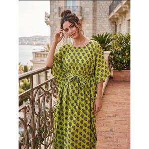 Robe longue caftan élégante en coton vert citron à imprimé floral pour femme, style bohème, avec ceinture à nouer, idéale pour la plage ou comme cache-maillot. - Product Image 1