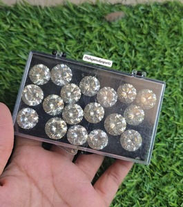 18 pièces de moissanite de forme ronde à taille brillante |   Pierres précieuses brutes faites à la main (vente en gros) - Product Image 1