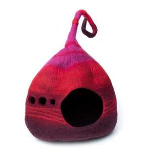 Cueva para Gatos de Fieltro Roja, Producto Promocional para Mascotas para tu Amigo Peludo - Product Image 1