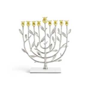 Menorah de Aluminio Diseñada para Sostener Velas de Forma Segura, para Celebraciones de Hanukkah, Navidad, Pascua, Reuniones Familiares, Menorah en Dorado - Product Image 3