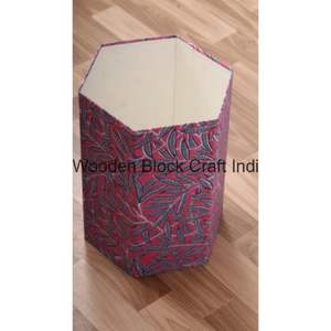 ถังขยะทรงหกเหลี่ยมแบบเปิดด้านบน ฝาปิดแบบม้วน ทำมือ เป็นมิตรกับสิ่งแวดล้อม ลายเรขาคณิต ดีไซน์ใหม่ มีสินค้าพร้อมส่ง สำหรับใช้ในบ้าน - Product Image 5