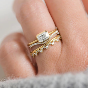 Anillo de compromiso/boda vintage de oro amarillo de 14k con diamante de corte esmeralda cultivado en laboratorio IGI, unisex, de oro blanco fino, regalo de aniversario - Product Image 1