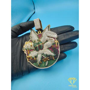 Colgante con diseño de flor en plata de ley 925, joyería de lujo para streetwear. - Product Image 2