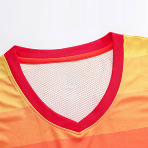 Conjuntos de Uniformes de Baloncesto con Colores Degradados, Transpirables y de Secado Rápido, con Impresión de Logotipo Personalizado - Product Image 5