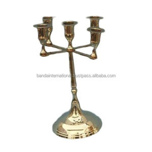 Support de chandelle à cinq lumières décoratif de table en laiton avec de l'or fini pour la décoration intérieure pour la décoration de bureau - Product Image 1