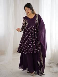 Ensemble Kurta Palazzo de Luxe en Soie Brodé avec Dupatta à Paillettes et Grand Volant, Grande Taille, Tenue Ethnique Festive pour Fêtes - Product Image 5