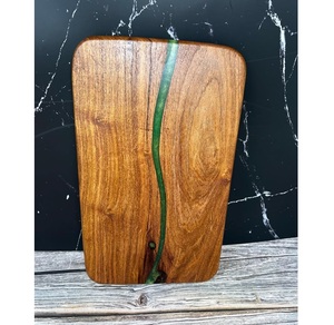 Planche de cuisine en bois massif avec résine époxy, planche de préparation alimentaire de luxe pour cuisines modernes - Product Image 1