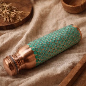 Elegante Botella de Agua de Cobre Ecológica de Doble Pared Hecha a Mano para Hidratación Diaria y Bienestar, Compre Directamente del Proveedor - Product Image 2