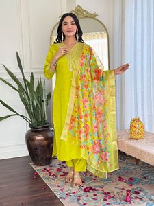 Ensemble Kurti droit en viscose Chanderi couleur citron pour femme, avec pantalon en viscose et dupatta imprimé, à prix avantageux - Product Image 1