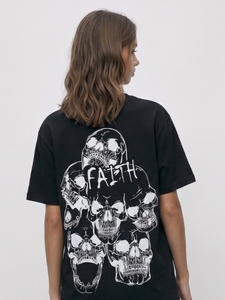 เสื้อยืดโอเวอร์ไซส์ลายกราฟิกสำหรับผู้หญิง สีดำ สไตล์สตรีทแวร์ ทรงหลวม คอกลม แขนสั้น ลำลอง ใส่ได้ทั้งชายและหญิง แฟชั่นฤดูร้อน - Product Image 3