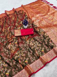 Banarasi Soft Silk Zari Woven Saree Kashmiri <b>Pashmina</b> Motifs Traditional Indian Saree for Indian <b>Wedding</b> and Festival Wear Saree - Product Image 6