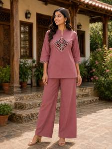 Ensemble ethnique rose pour femmes avec broderie, manches trois quarts, coupe ample, décontracté, toutes saisons, style Inde Pakistan - Product Image 1