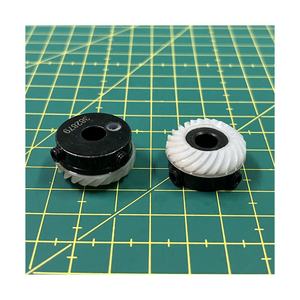 JUEGO DE ENGRANAJES CÓNICOS 382877 PIEZAS DE MÁQUINA DE COSER DOMÉSTICA PARA EL HOGAR HECHAS EN TAIWÁN - Product Image 1
