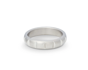 แหวนสแตนเลสสตีลแบบแข็งพร้อมลวดลายตกแต่ง - Product Image 1