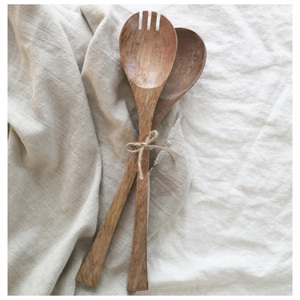 Superbe ensemble cuillère et fourchette à salade en bois – Couverts design faits main pour service de cuisine - Product Image 4