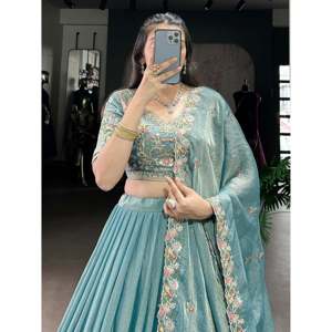 Hermoso Lehenga Choli de Organza Azul Cielo con Tejido Zari para Compromiso - Product Image 1