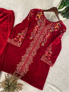 ชุดเซ็ตกำมะหยี่หรูหราสำหรับผู้หญิง พร้อมงานปัก |   คอลเลคชั่นเสื้อผ้าสำเร็จรูปสำหรับฤดูหนาว - Product Image 4