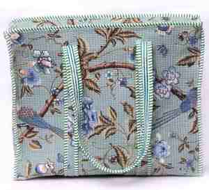 Bolso Tote de Algodón Acolchado Hecho a Mano, Bolso de Hombro con Estampado Floral Azul, Bolso de Compras Ligero, Bolso Reversible Estilo Boho - Product Image 1