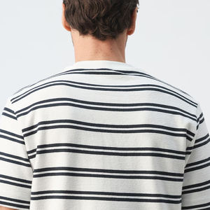 Camiseta de Cuello Redondo, Corte Regular, a Rayas, con Diseño de Logotipo Personalizado, Abertura Trasera, Mangas Cortas, Dobladillo Recto, Color Sólido 2026 - Product Image 5