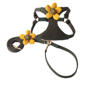 Harnais pour animaux de compagnie tendance, ajustement confortable, coutures durables, tissu respirant pour les promenades quotidiennes, les voyages et les activités de plein air - Product Image 1