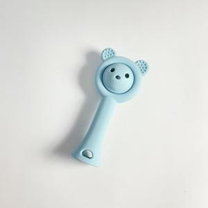 Anneau de dentition pour bébé en forme d'ours – Silicone de qualité alimentaire avec hochet intégré pour une mastication et un jeu sécurisés - Product Image 2